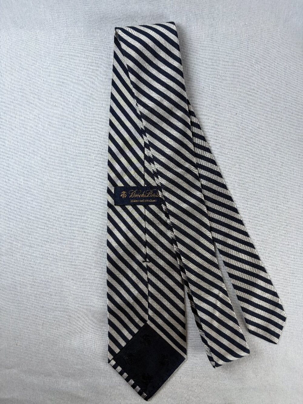 Brooks Brothers Silk Tie Navy Cream Repp Stripe